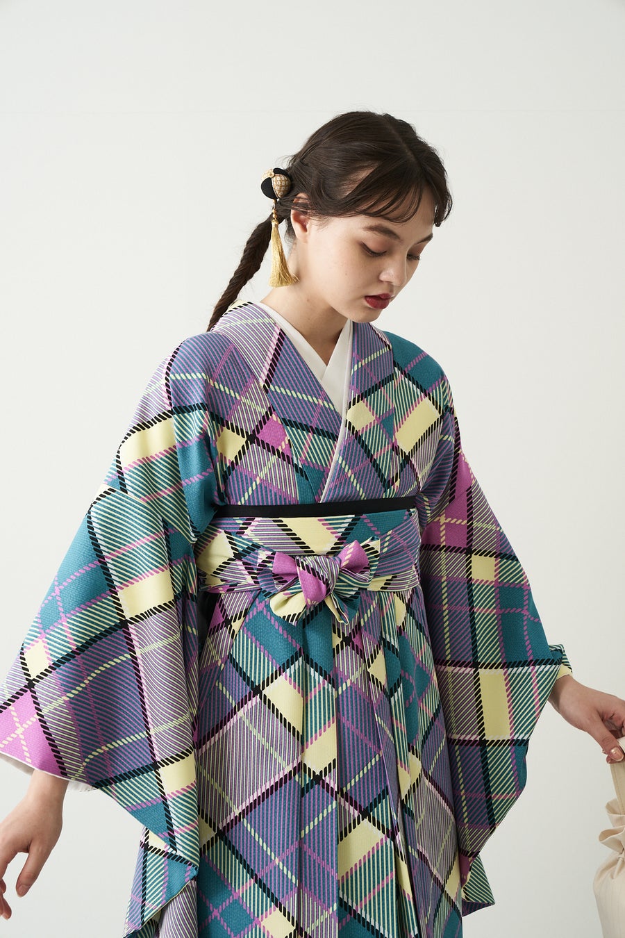 KIMONO by NADESHIKO＞マドラスチェックの袴を加えた新作「わたしの